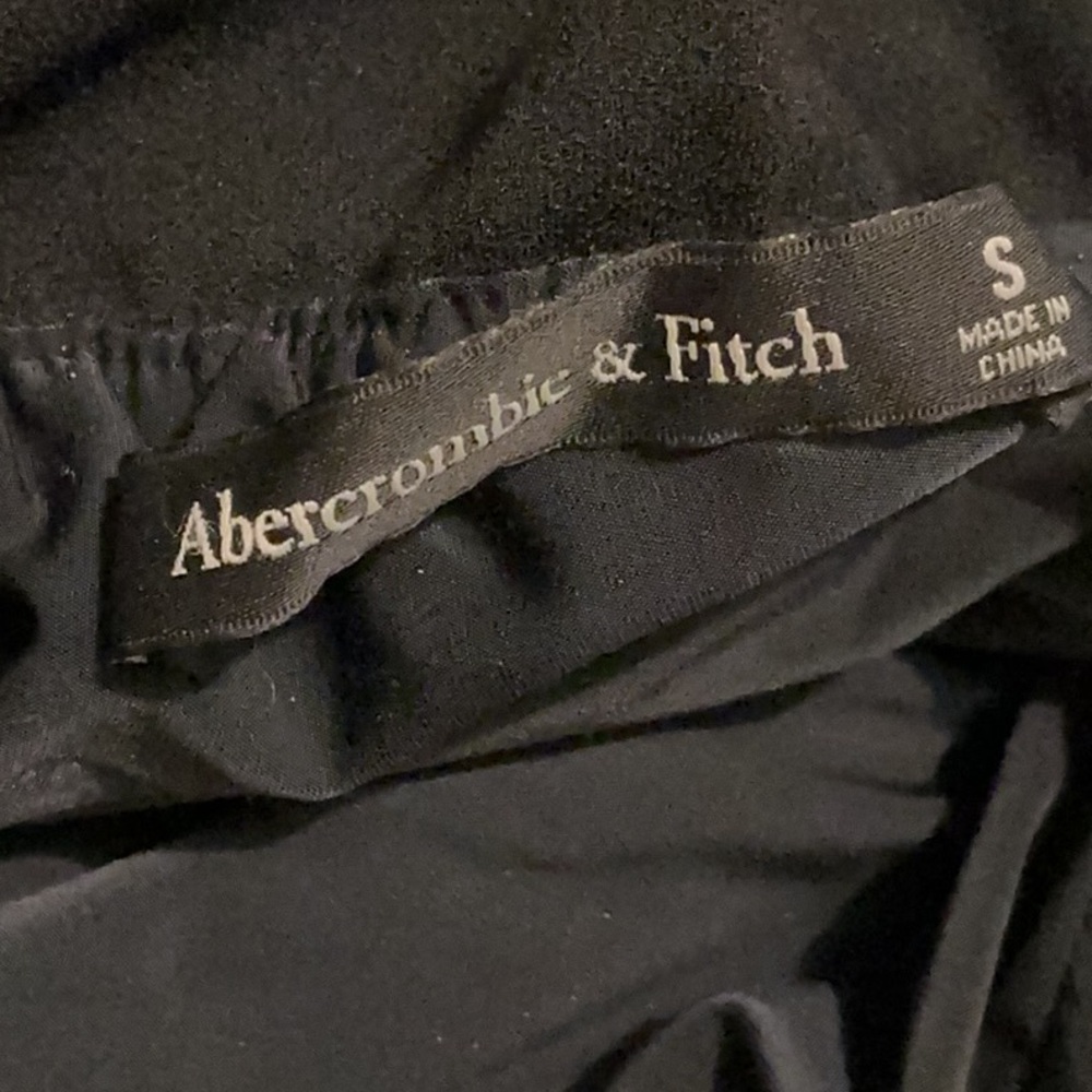 Abercrombie & Fitch Ruched Front Cutout Asymmetrical Midi
Dress Black Small - Picture 8 of 8
